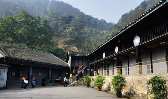 重慶熱門紅色教育培訓基地渣滓洞位于哪里？