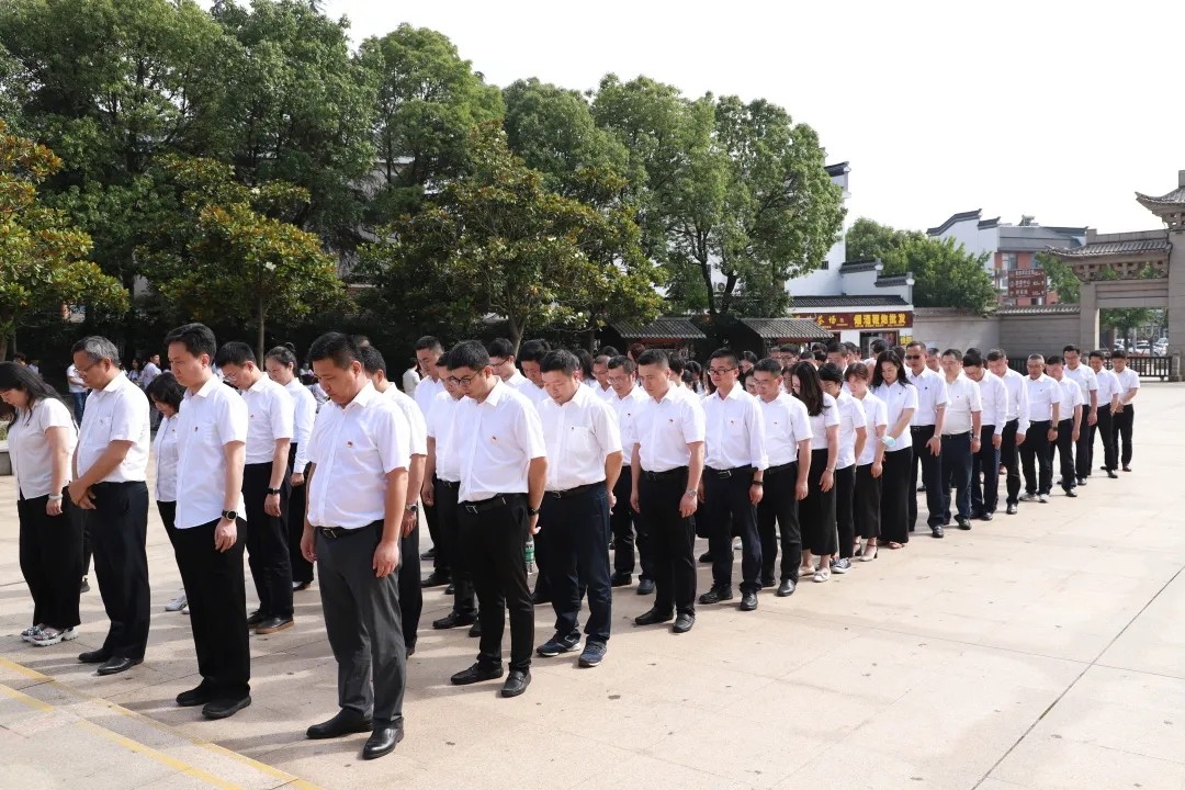 中建三局華東公司黨史學(xué)習(xí)教育暨2021年中高層干部培訓(xùn)班在南京大學(xué)成功舉辦并圓滿結(jié)業(yè)