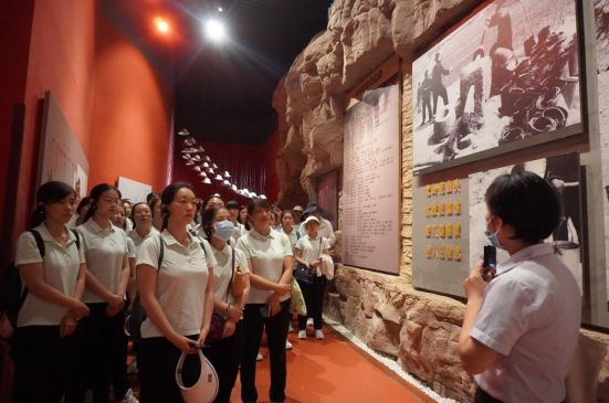 河南大學(xué)幼兒園黨史教育培訓(xùn)班赴紅旗渠學(xué)習(xí)