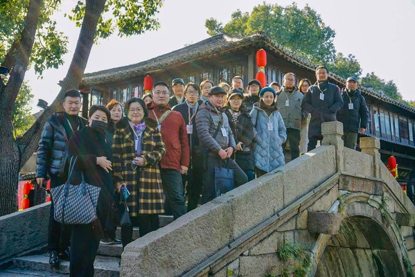 “江蘇省高校師范專業(yè)美術(shù)骨干教師風(fēng)景寫生能力提升培訓(xùn)班”圓滿舉行